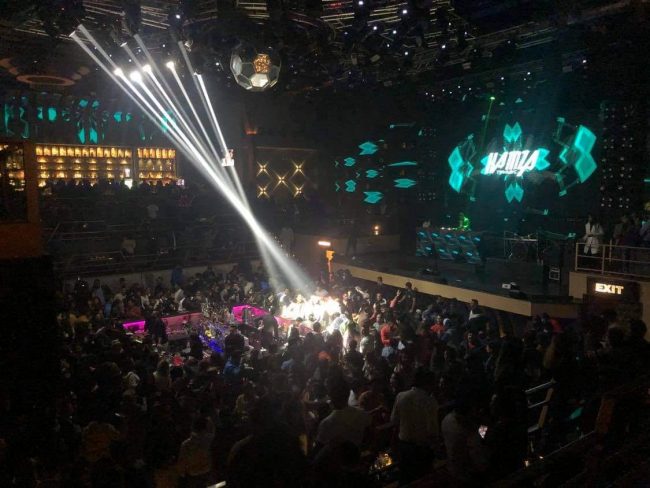 ठमेलको चर्चित क्लब एलओडीले आज भोका पेटलाई खाना खुवाउँदै