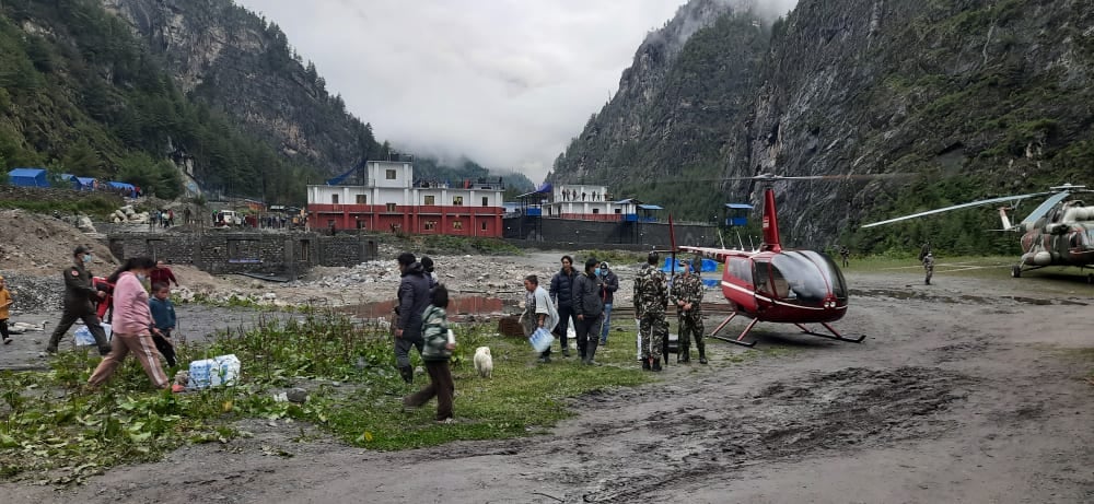 मौसम खराब भएपछि मनाङमै अड्किए गण्डकीका मुख्यमन्त्री नेपाली