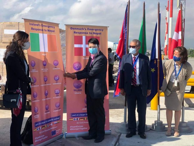 डेनमार्क र आयरल्याण्डद्वारा नेपाललाई स्वास्थ्य सामग्री सहयोग