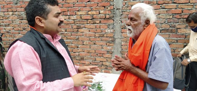 प्रदेश प्रमुख झा र पूर्वनगरप्रमुख मिश्रको भेटघाट