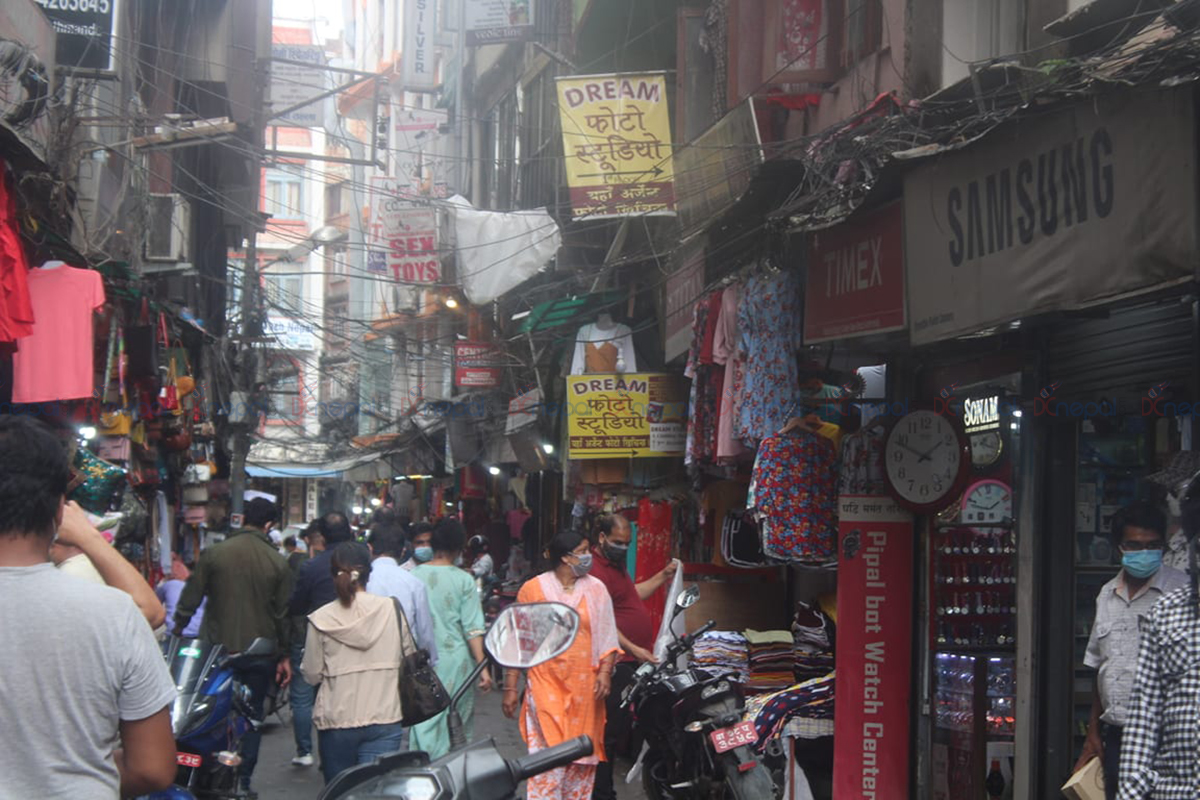कोरोना कम भएपछि काठमाडौंमा बढ्दो चहलपहल (फोटोफिचर)
