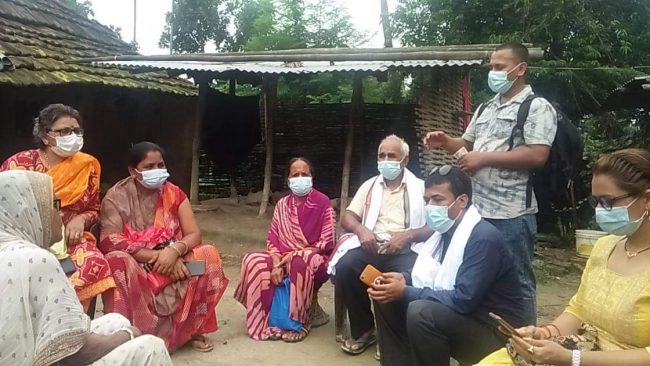 पत्रकार पत्नीलाई उपचारका लागि सहयोग