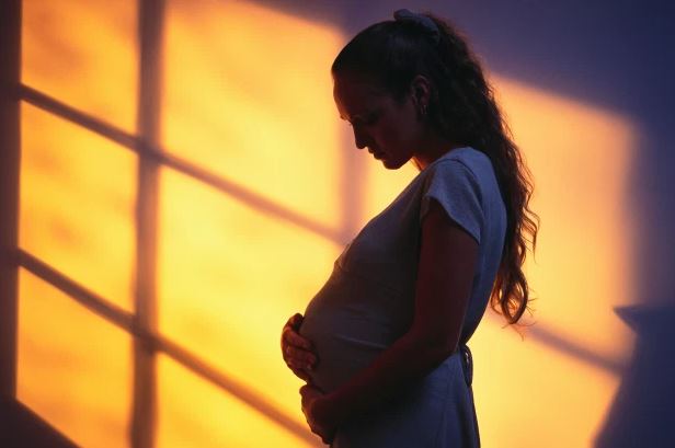 १० वर्षकै उमेरमा गर्भवती भएकी बालिकाले स्वस्थ बच्चा जन्माइन्