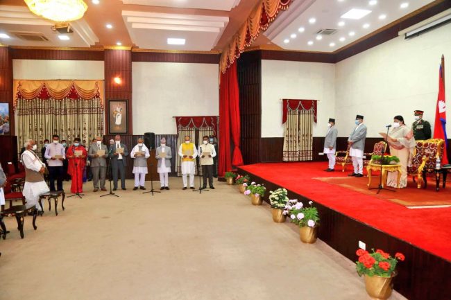 प्रधानमन्त्री ओलीद्वारा मन्त्रिपरिषद विस्तार, तीन उपप्रधानमन्त्री र ८ मन्त्रीले लिए शपथ