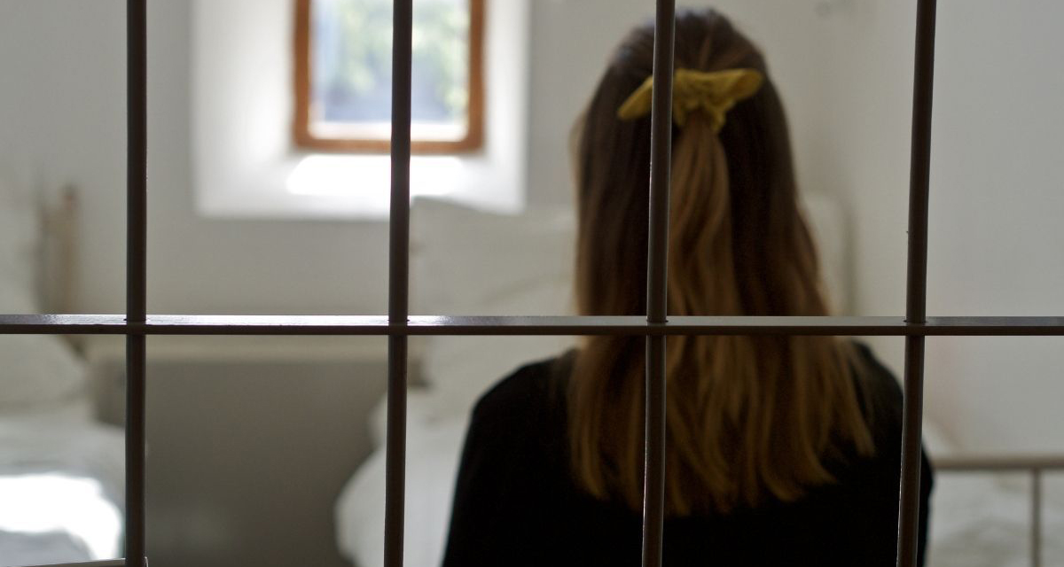 बलात्कार गर्न खोज्ने मालिकलाई महिलाले दिइन् निकै भयानक र डरलाग्दो सजाय