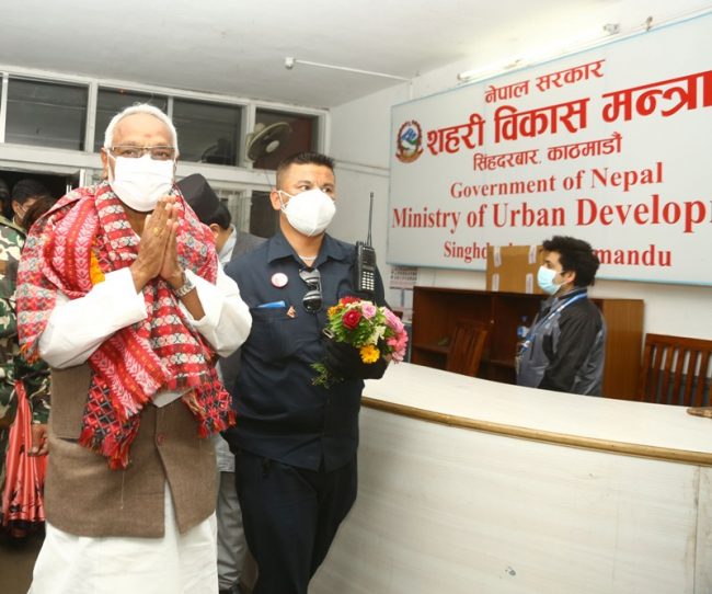 राजेन्द्र महतोको  देश टुक्र्याउने अभिव्यक्तिबारे ओलीसँग माधव समूहका १५ नेताले मागे जवाफ