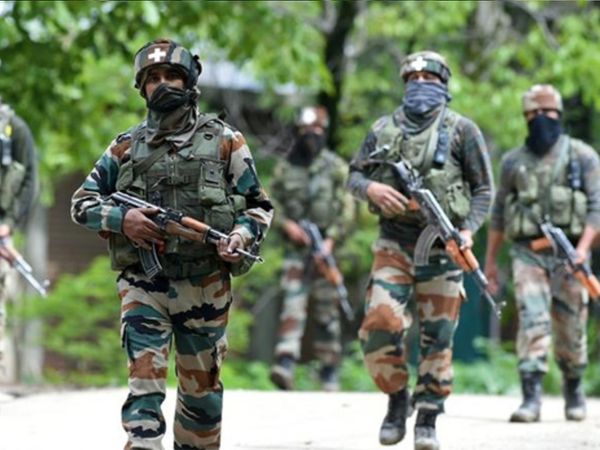 जम्मु कश्मिरमा प्रहरी टोलीमाथि आतंकवादी आक्रमण, २ प्रहरीसहित ४ जनाको मृत्यु