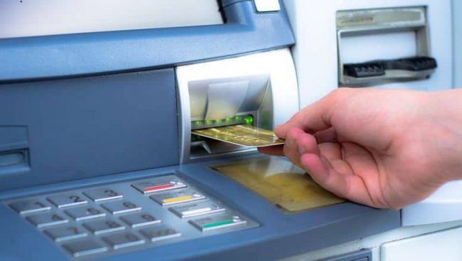 २ हजार निकाल्न एटिएम गएकी महिला ब्यालेन्स देखेर बेहोस, खातामा गनेर नसकिने पैसा थियो