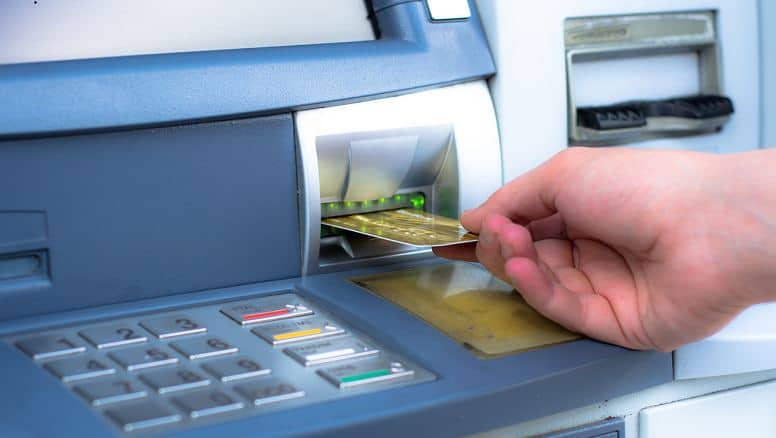 २ हजार निकाल्न एटिएम गएकी महिला ब्यालेन्स देखेर बेहोस, खातामा गनेर नसकिने पैसा थियो