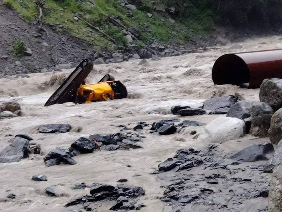 चार जलविद्युत् आयोजनामा क्षति पुग्दा करोडौँंको नोक्सानी