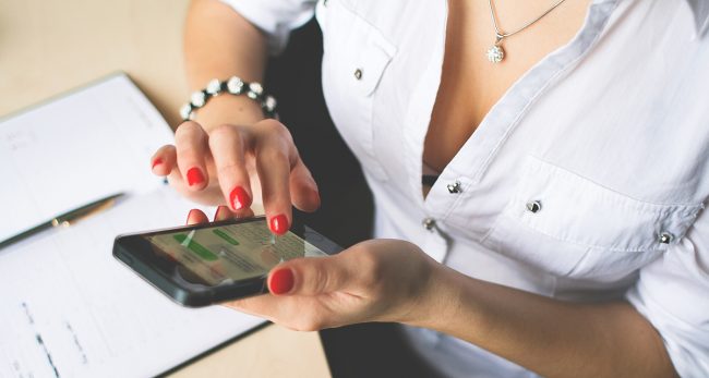 जनताको फोनमा सरकारको म्यासेज – ‘कृपया कोरोनाको खोप किन्न सरकारलाई पैसा दिनुस्’