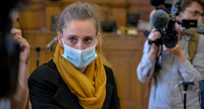 श्रीमानको हत्यापछि सजाय माफी पाएर चर्चित महिला को हुन् ? खासमा के थियो घटना ?