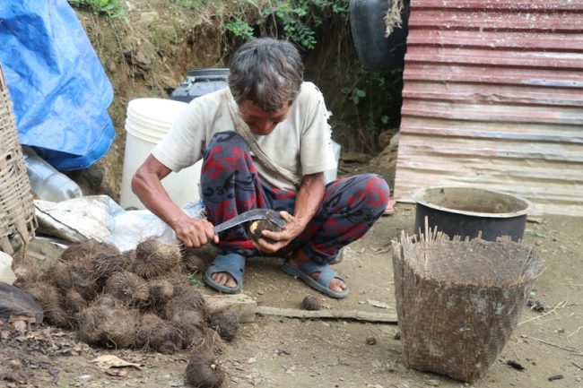 प्रकृतिलाई पुज्दै आएका चेपाङ समुदायले जनगणनामा लेखाए ‘प्रकृति’ धर्म