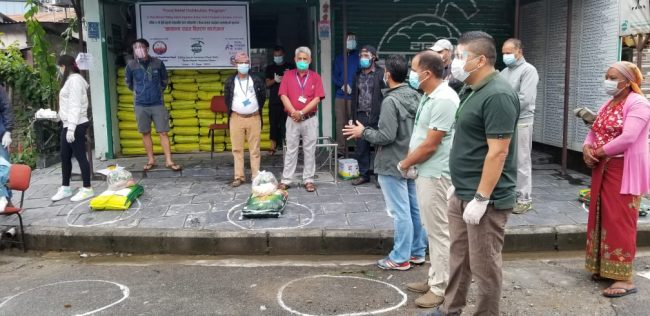 टानद्वारा पर्यटन क्षेत्रमा आवद्ध सयभन्दा बढीलाई खाद्यान्न वितरण