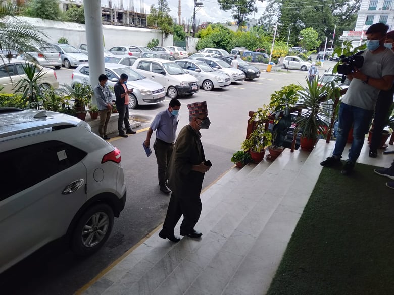 एमाले कार्यदलको बैठक सिंहदरबारमा सुरु