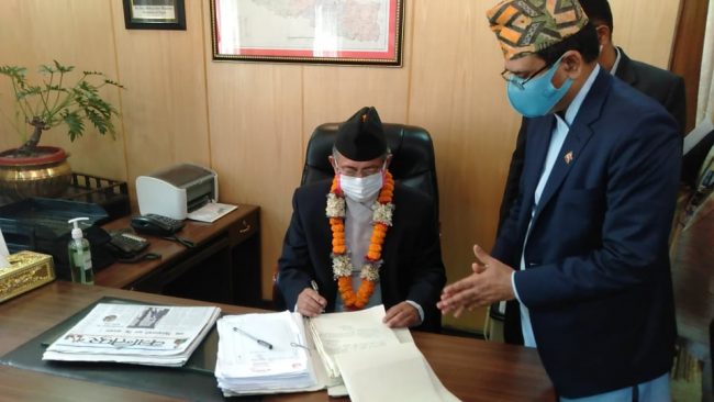 गृहमन्त्री खाँणले सम्हाले कार्यभार