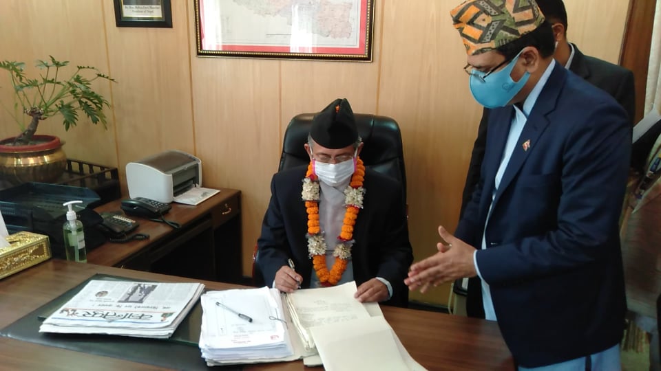 गृहमन्त्री खाँणले सम्हाले कार्यभार