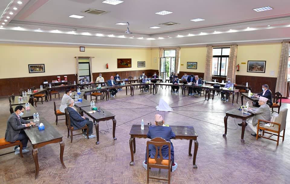 सर्वोच्चको फैसला कार्यान्वयन गर्ने एमालेको निर्णय