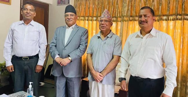 प्रचण्ड, माधव नेपाल र विप्लवबीच भेट