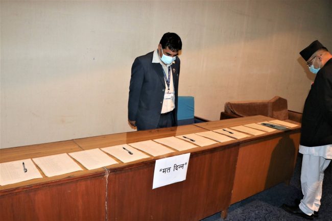 देउवाले मागेको विश्वासको मतका लागि मतविभाजनको तयारी (फोटोफिचर)