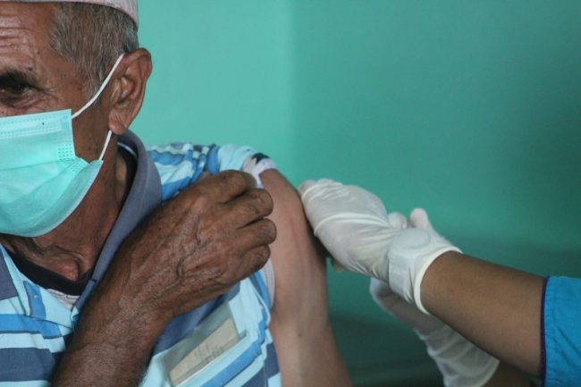 गोकर्णेश्वर नगरपालिकामा भेरोसेल खोप लगाउनेको घुइँचो (फोटोफिचर)