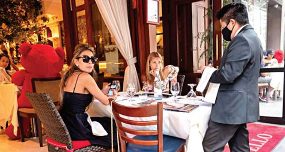 मास्क अमेरिकामा धनी र गरिबबीच फरक छुट्याउने प्रतीक बन्दै