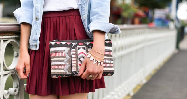 हप्तौंसम्म पर्समा साढे ४ अर्ब रुपैयाँ बोकेर हिँडिरहेकी थिइन् महिला, थाहा पाउँदा रिंगटा लाग्यो