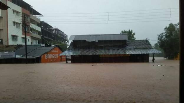भारतको महाराष्ट्रमा भीषण वर्षा, सहरहरु पानीमा डुबे