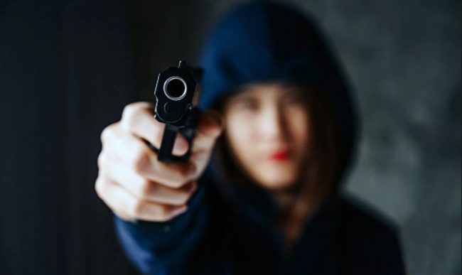 पतिको हत्यारालाई कानुनले सजाय दिएन, महिला आफैं हत्यारासँग बिहे गरिन् अनि मारिदिइन्