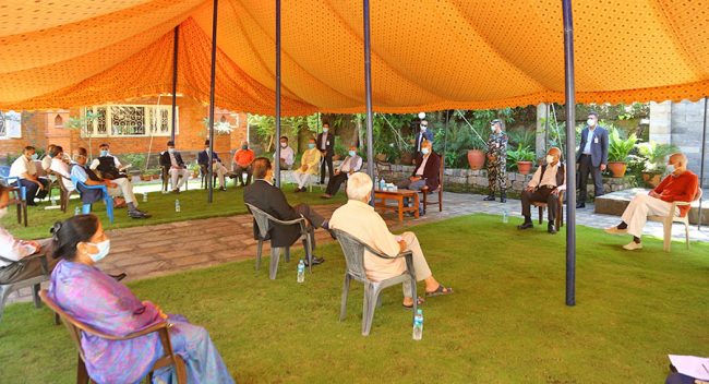 काँग्रेस महाधिवेशनः तोकिएको समयमा हुने सम्भावना टर्दै, थरीथरी विकल्पमा चर्चा