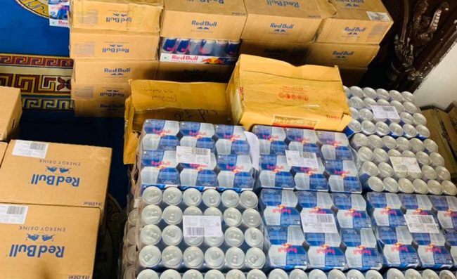 प्रतिबन्धित क्याफिनयुक्त रेडबुल बिक्री गरेको आरोपमा ४ जना पक्राउ