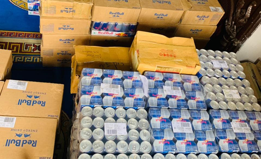 प्रतिबन्धित क्याफिनयुक्त रेडबुल बिक्री गरेको आरोपमा ४ जना पक्राउ