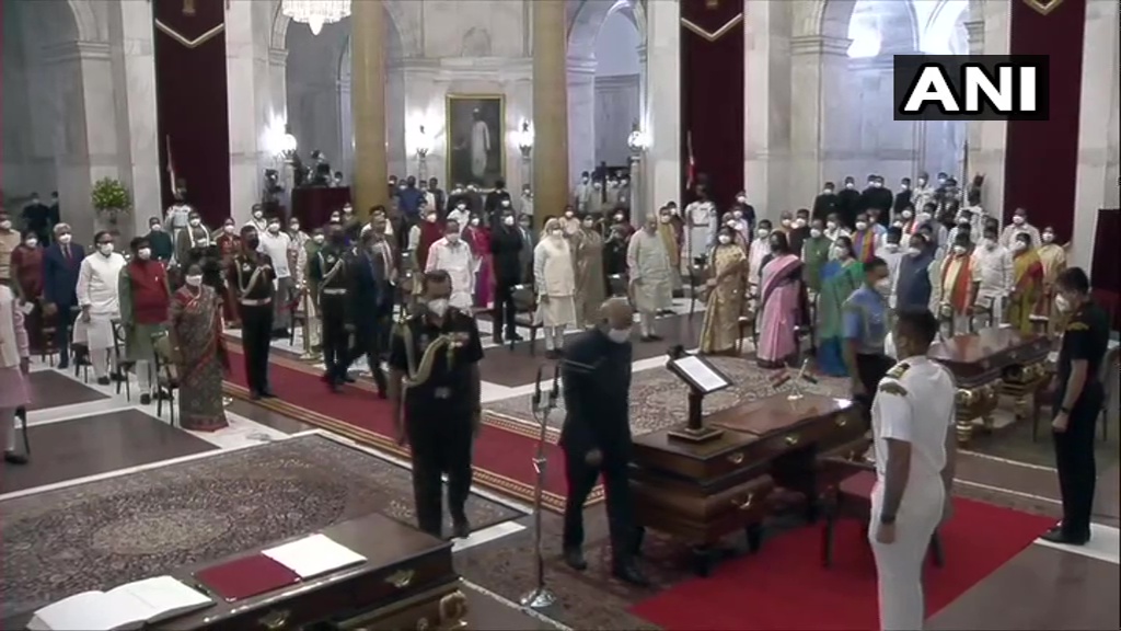 भारतीय प्रधानमन्त्री मोदीद्वारा मन्त्रिपरिषद विस्तार, ४३ जना नयाँ मन्त्रीले लिए शपथ