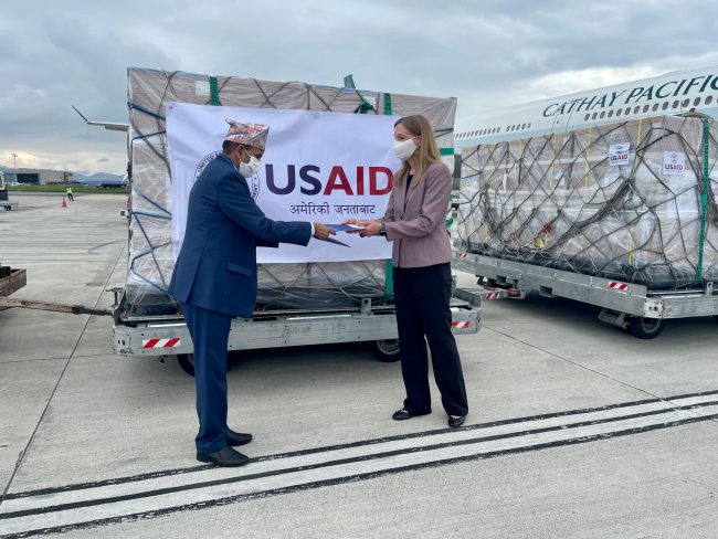 फेरि अर्को खेप अमेरिकी सहयोग काठमाडौं आइपुग्यो