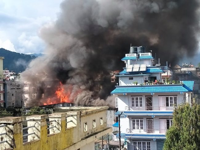 बालाजुस्थित सोफा फ्याक्ट्रीमा भीषण आगलागी, एक घण्टा भित्र नियन्त्रणमा आयो