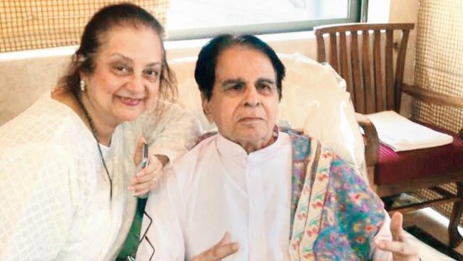 जीवनभर निःसन्तान किन रहे दिलिप कुमार ? १९७२ मा त्यो कालो दिन के भएको थियो ?