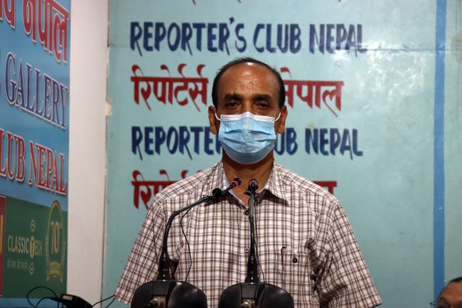 सरकारले कोरोना खोप नेपालमै उत्पादन गर्नतिर लाग्नुपर्छः डा. पाण्डे