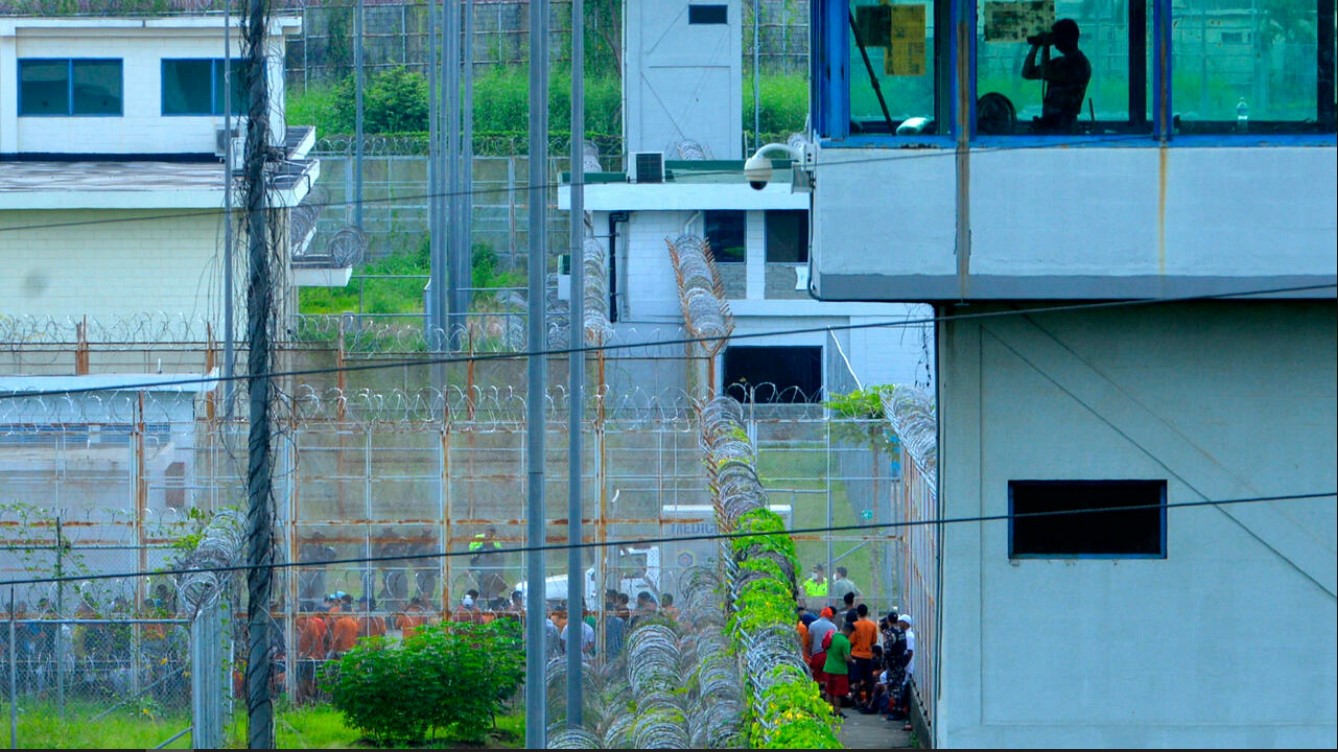 इक्वेडरका दुई जेलमा भएको दङ्गामा परी कम्तीमा आठको मृत्यु