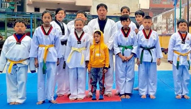 एमिललाई तीन स्वर्ण