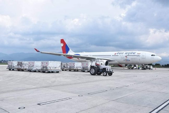 चीनबाट थप आठ लाख डोज खोप काठमाडौं ल्याइयो, भोलि पुनः जहाज बेइजिङ जाने