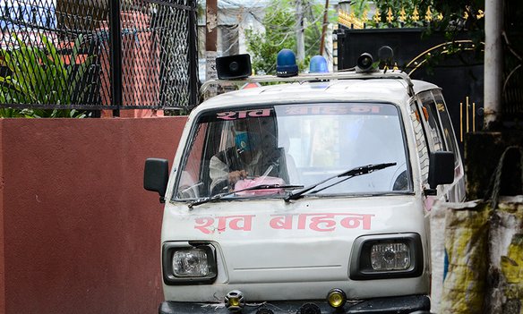 धौलागिरि अस्पताललाई शवबहान हस्तान्तरण