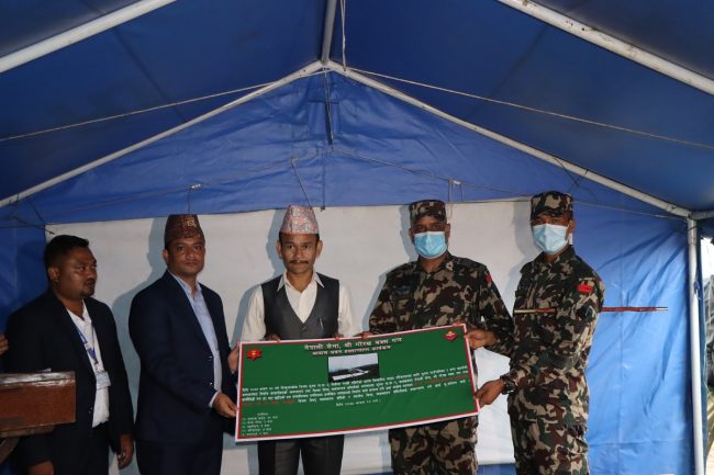 नेपाली सेनाद्वारा पहिराबाट विस्थापितलाई अस्थायी आवास हस्तान्तरण