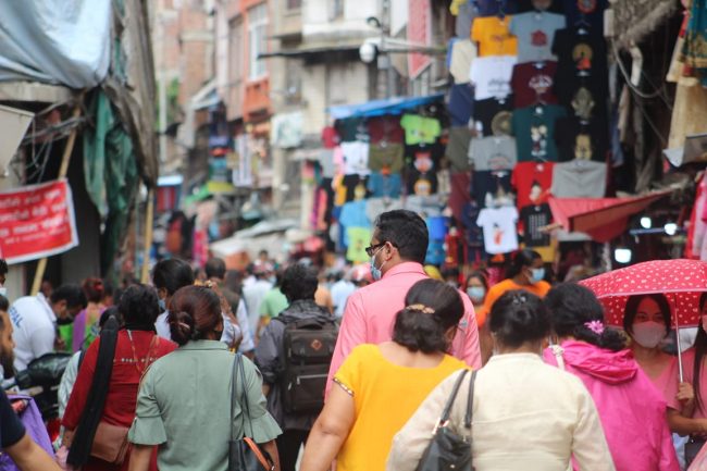 कोरोनाको ग्राफ बढ्दो, जनचेतना घट्दाे (फोटोफिचर)