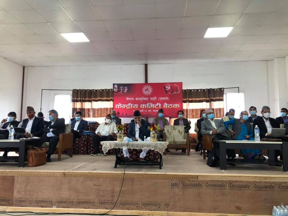 फुटपछिको एमाले बैठक : कति औं भन्नेमा मौन