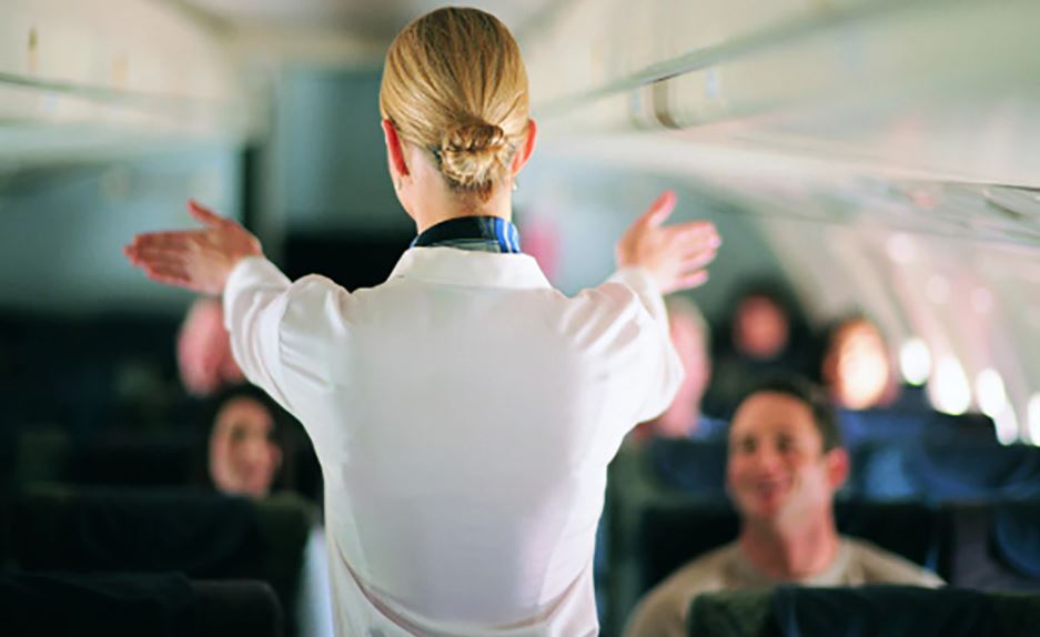 उडिरहेको विमानमा रक्सी खाएर एयरहोस्टेसलाई जिस्क्याउने यात्रुलाई सिटमा बाँधियो