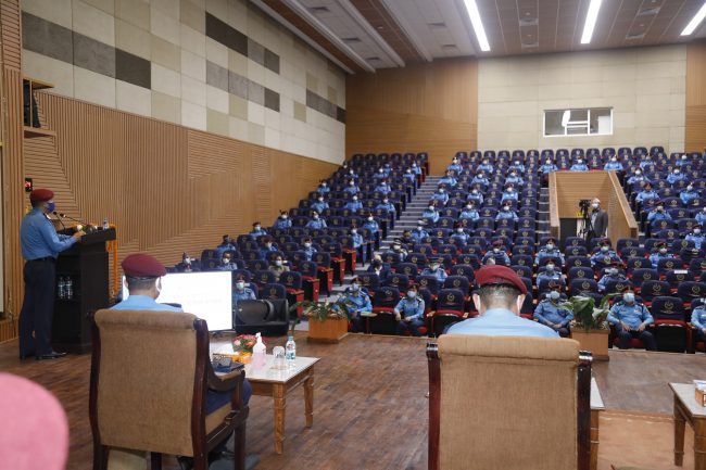 ६१ जना प्रहरी अधिकृतहरु दर्ज्यानी चिन्हद्वारा सुशोभित