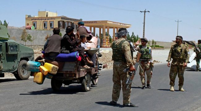 करिब १,४०० अफगान शरणार्थी परिवारहरू एकै दिनमा स्वदेश फिर्ता