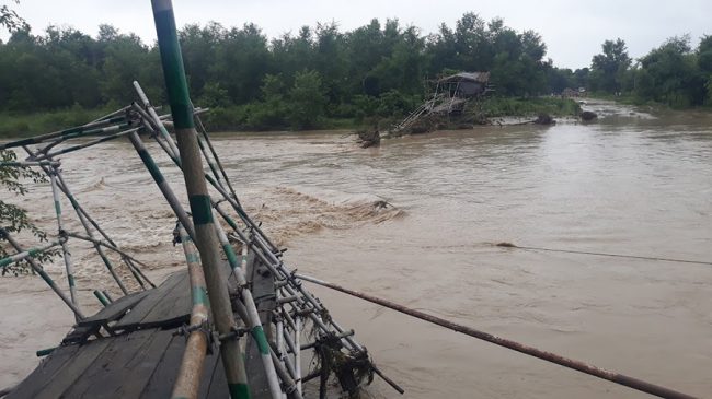 बाढी पहिरोः तीन हजार घर डुबानमा, ९०० मा क्षति