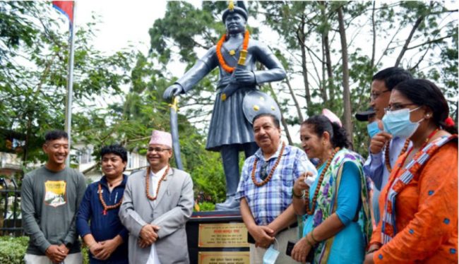 गोकर्णेश्वरमा बहादुर शाहको सालिक अनावरण