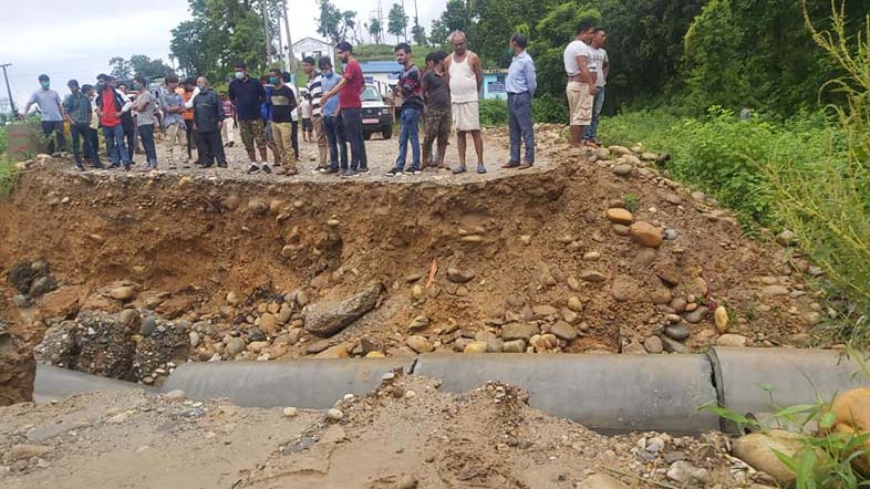 गैँडाकोटमा डाइभर्सन निर्माण गरी सवारी सञ्चालनमा